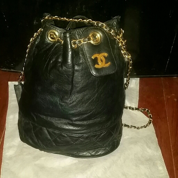 CHANEL Handbags - Chanel vintage crossbody bag